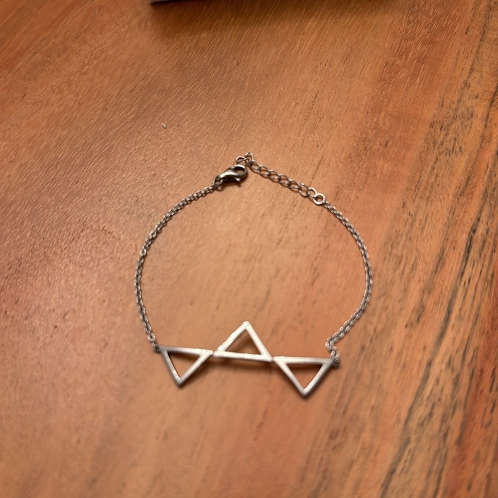 Sterling silver triangles bracelet Geometric, Size -7” - Picture 2 of 4